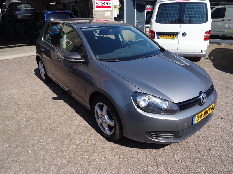 Volkswagen Golf 1.2 TSI 77KW 5D