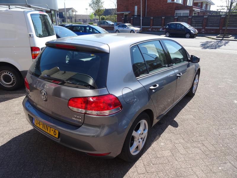 Volkswagen Golf 1.2 TSI 77KW 5D