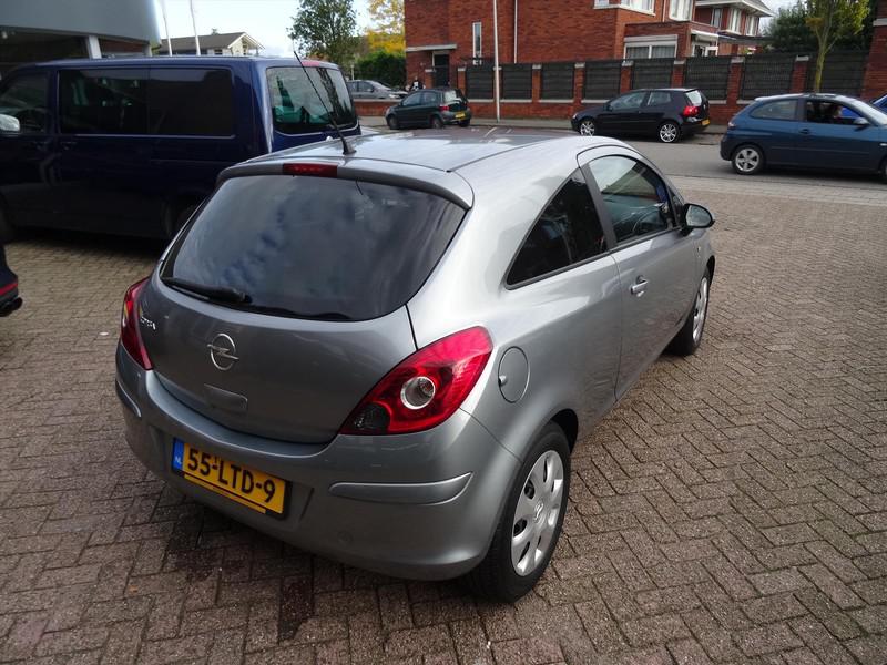 Opel Corsa 1.2 16V 3D