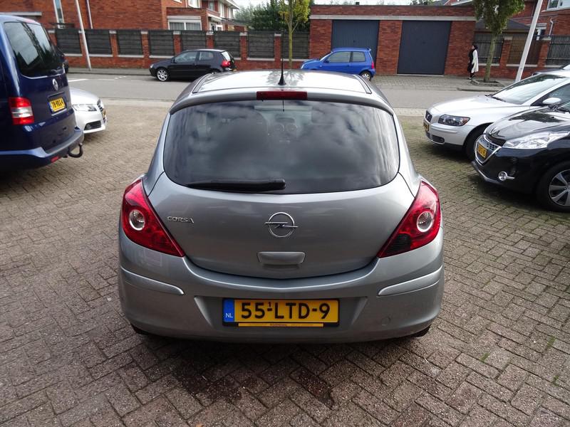 Opel Corsa 1.2 16V 3D