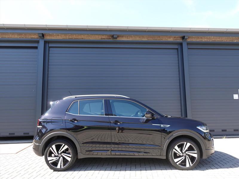 VOLKSWAGEN T-Cross 1.0 TSI 110pk DSG R-line RIJKLAAR/TREKHAAK/CARPLAY/CAMERA/LED/NAVI