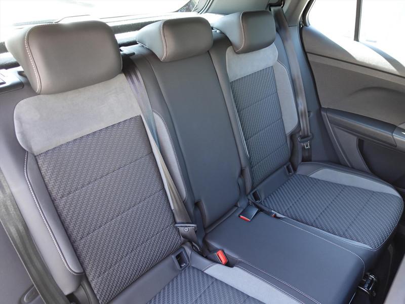 VOLKSWAGEN T-Cross 1.0 TSI 110pk DSG R-line RIJKLAAR/TREKHAAK/CARPLAY/CAMERA/LED/NAVI