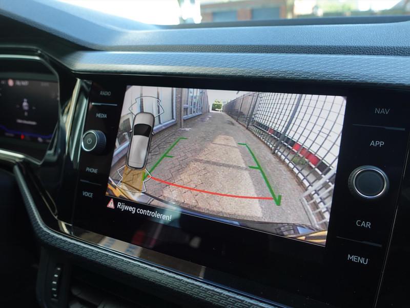 VOLKSWAGEN T-Cross 1.0 TSI 110pk DSG R-line RIJKLAAR/TREKHAAK/CARPLAY/CAMERA/LED/NAVI