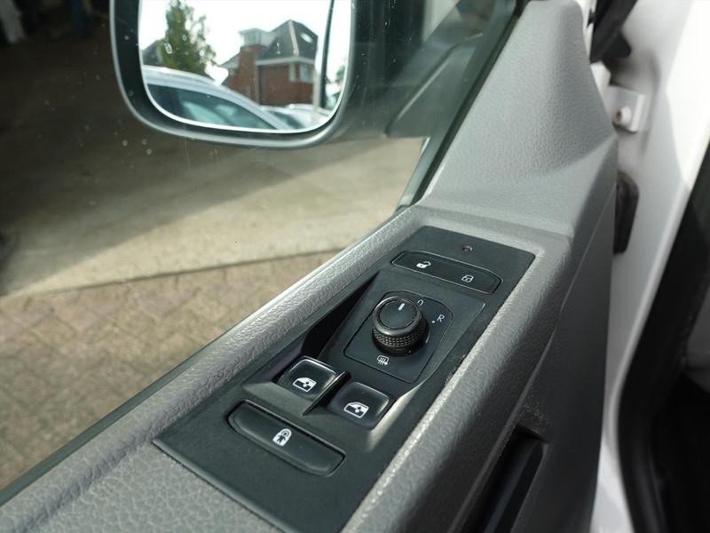 Volkswagen Transporter GB 2.0 TDI 110pk L2H1 TREKHAAK CRUISE CARPLAY PDC 