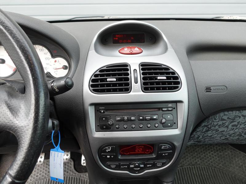 PEUGEOT 206 1.4 16V QUICKSILVER 3D Quicksilver