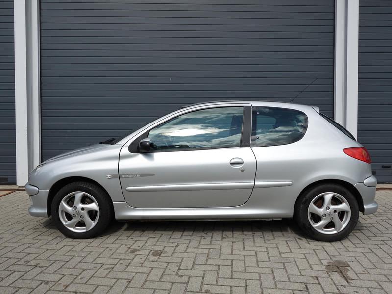 PEUGEOT 206 1.4 16V QUICKSILVER 3D Quicksilver