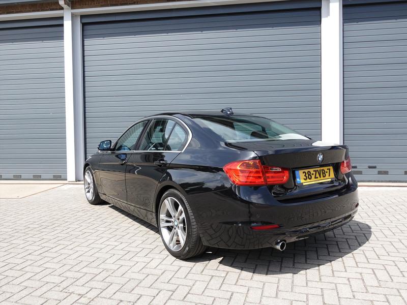 BMW 3-Serie 2.0D 320 EDE 120KW AUTOMAAT LEDER 19INCH 