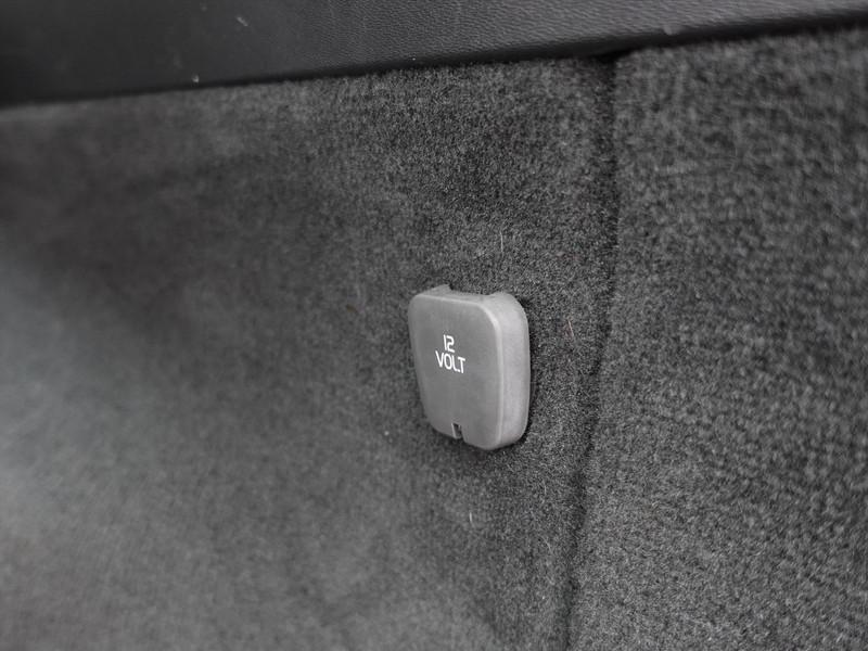 VOLVO V70 2.0 107KW Kinetic TREKHAAK YOUNGTIMER LEDER CRUISE 