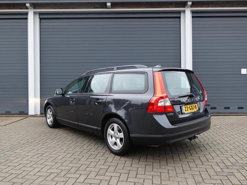 VOLVO V70 2.0 107KW Kinetic TREKHAAK YOUNGTIMER LEDER CRUISE 