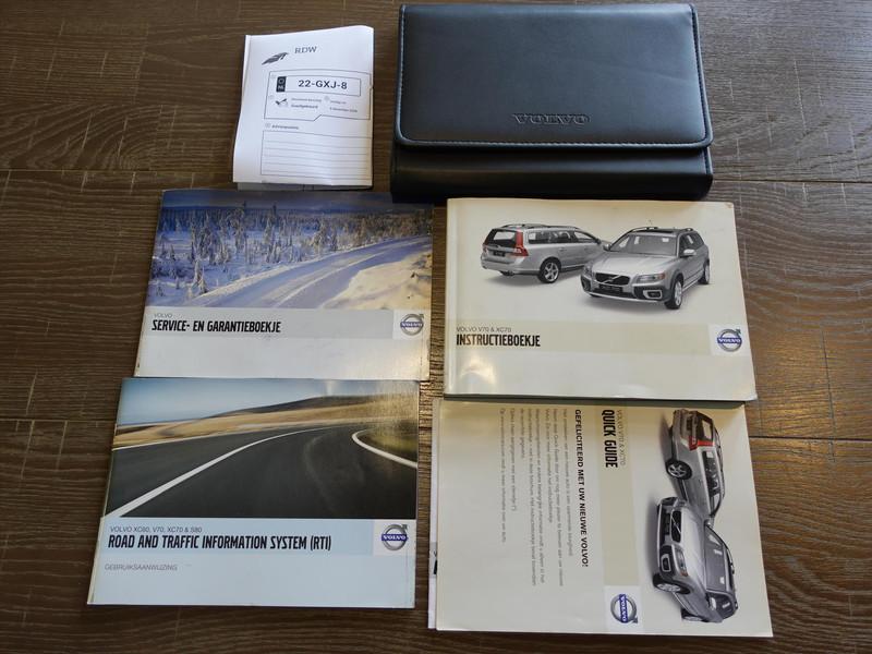 VOLVO V70 2.0 107KW Kinetic TREKHAAK YOUNGTIMER LEDER CRUISE 