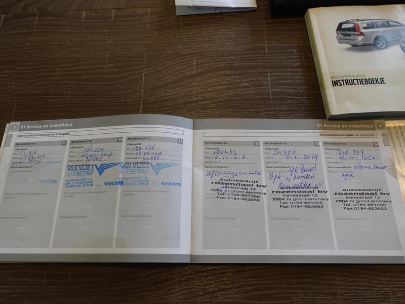 VOLVO V70 2.0 107KW Kinetic TREKHAAK YOUNGTIMER LEDER CRUISE 