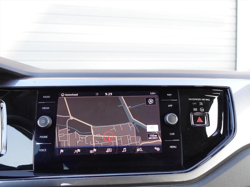 Volkswagen Polo 1.6 TDI 95pk 7-DSG Highline PANO LED TREKHAAK AFNEEMBAAR STOELVERWARMING PDC NAVI