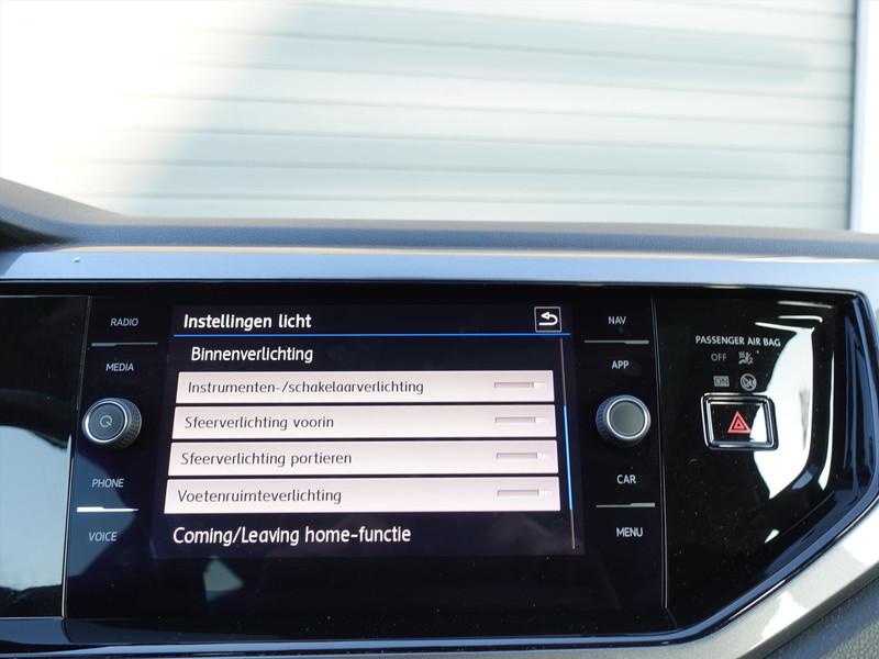 Volkswagen Polo 1.6 TDI 95pk 7-DSG Highline PANO LED TREKHAAK AFNEEMBAAR STOELVERWARMING PDC NAVI