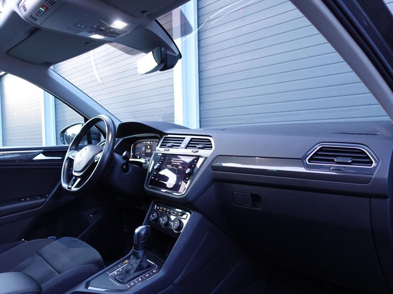 VOLKSWAGEN Tiguan 1.5 TSI ACT 150pk DSG Highline ELEKTR TREKHAAK HEAD UP PANO LED MASSAGE PARK ASSIST
