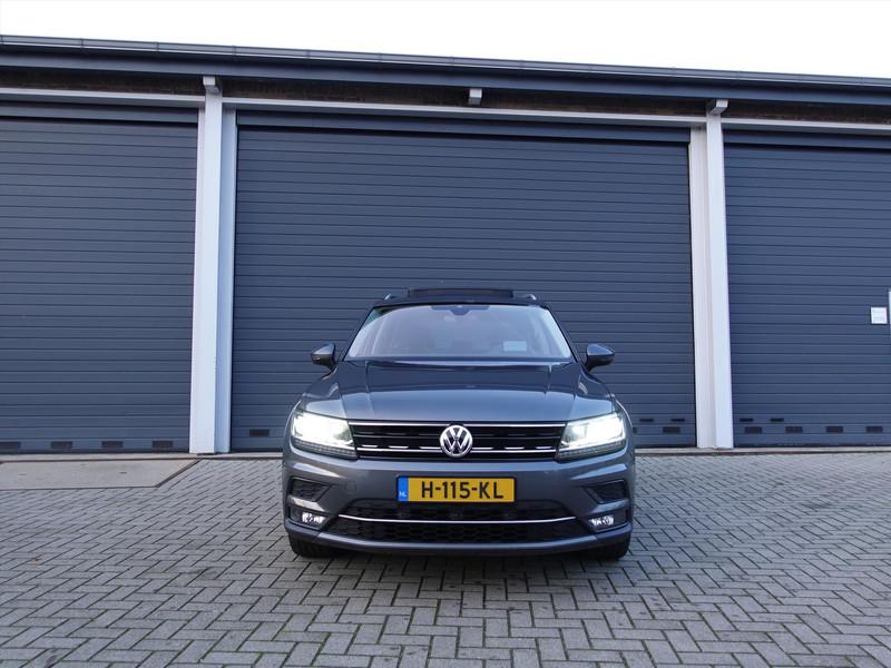 VOLKSWAGEN Tiguan 1.5 TSI ACT 150pk DSG Highline ELEKTR TREKHAAK HEAD UP PANO LED MASSAGE PARK ASSIST