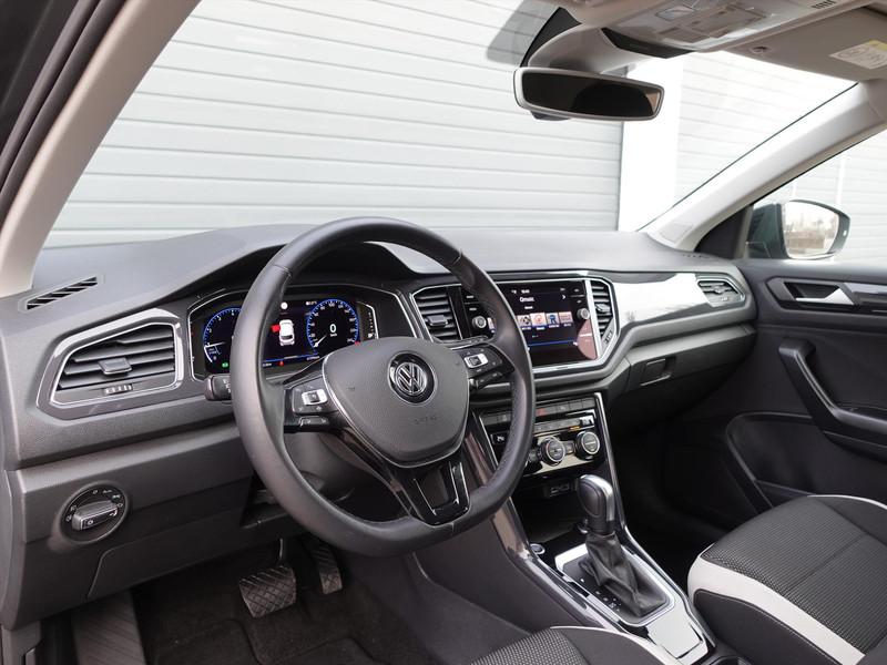VOLKSWAGEN T-Roc 1.5 TSI 150pk 7-DSG Sport RIJKLAARPRIJS TREKHAAK BLINDSPOT CARPLAY LED NAVI STOELVERWARMING CAMERA 