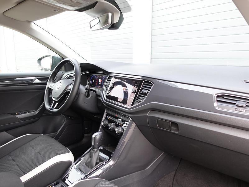 VOLKSWAGEN T-Roc 1.5 TSI 150pk 7-DSG Sport RIJKLAARPRIJS TREKHAAK BLINDSPOT CARPLAY LED NAVI STOELVERWARMING CAMERA 