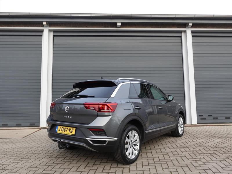 VOLKSWAGEN T-Roc 1.5 TSI 150pk 7-DSG Sport RIJKLAARPRIJS TREKHAAK BLINDSPOT CARPLAY LED NAVI STOELVERWARMING CAMERA 