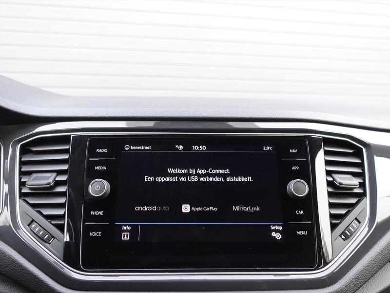 VOLKSWAGEN T-Roc 1.5 TSI 150pk 7-DSG Sport RIJKLAARPRIJS TREKHAAK BLINDSPOT CARPLAY LED NAVI STOELVERWARMING CAMERA 