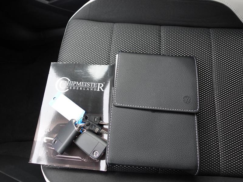 VOLKSWAGEN T-Roc 1.5 TSI 150pk 7-DSG Sport RIJKLAARPRIJS TREKHAAK BLINDSPOT CARPLAY LED NAVI STOELVERWARMING CAMERA 