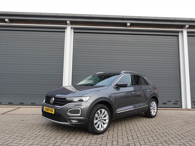 VOLKSWAGEN T-Roc 1.5 TSI 150pk 7-DSG Sport RIJKLAARPRIJS TREKHAAK BLINDSPOT CARPLAY LED NAVI STOELVERWARMING CAMERA 