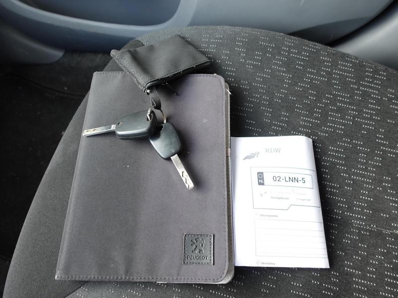 PEUGEOT 107 1.0 12V 5DR APK 03-2027 AIRCO ELKTR RAMEN RADIO