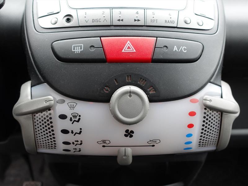 PEUGEOT 107 1.0 68PK 5D APK 02-2027 AIRCO RADIO 