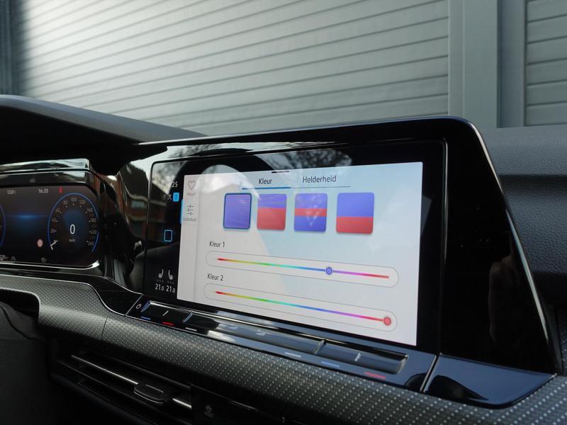 VOLKSWAGEN Golf Variant 1.5 eTSI 150pk DSG-7 R-Line Business RIJKLAAR IQ LED ELEKTR TREKHAAK HARMAN KARDON  WINTERPAKET BLINDSPOT PARK ASSIST
