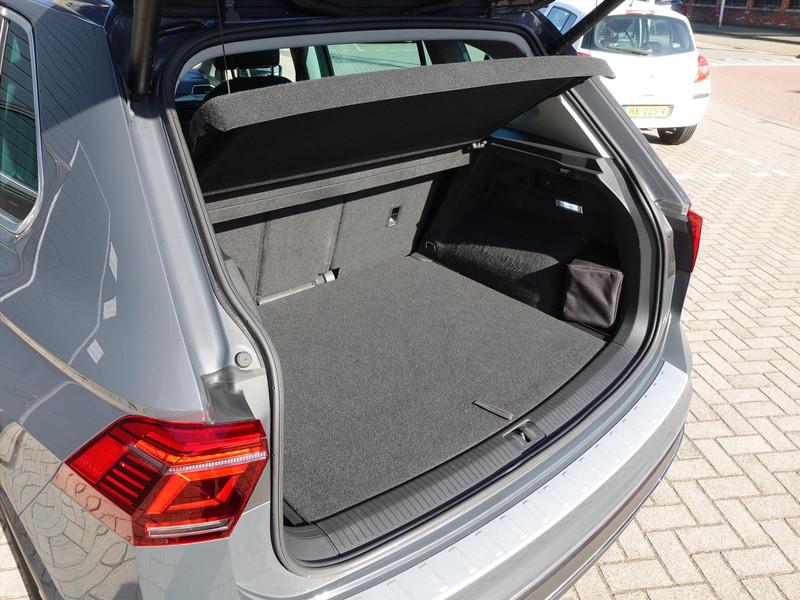 VOLKSWAGEN Tiguan 1.4 TSI eHybrid 245pk DSG Elegance RIJKLAAR PANO IQ LIGHT KEYLESS PARK ASSIST SFEER VERLICHTING