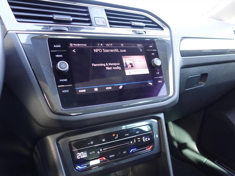 VOLKSWAGEN Tiguan 1.4 TSI eHybrid 245pk DSG Elegance RIJKLAAR PANO IQ LIGHT KEYLESS PARK ASSIST SFEER VERLICHTING