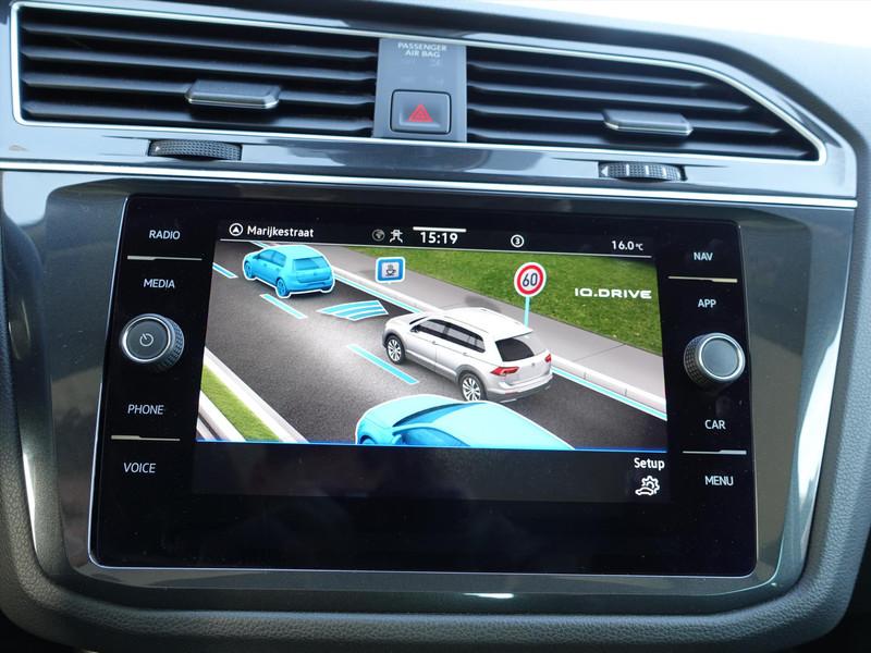 VOLKSWAGEN Tiguan 1.4 TSI eHybrid 245pk DSG Elegance RIJKLAAR PANO IQ LIGHT KEYLESS PARK ASSIST SFEER VERLICHTING