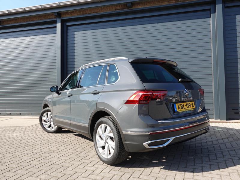 VOLKSWAGEN Tiguan 1.4 TSI eHybrid 245pk DSG Elegance RIJKLAAR PANO IQ LIGHT KEYLESS PARK ASSIST SFEER VERLICHTING