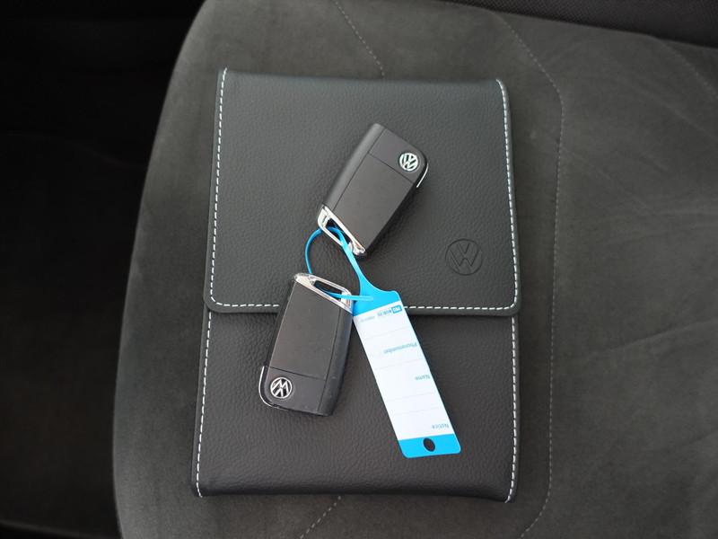 VOLKSWAGEN Tiguan 1.4 TSI eHybrid 245pk DSG Elegance RIJKLAAR PANO IQ LIGHT KEYLESS PARK ASSIST SFEER VERLICHTING