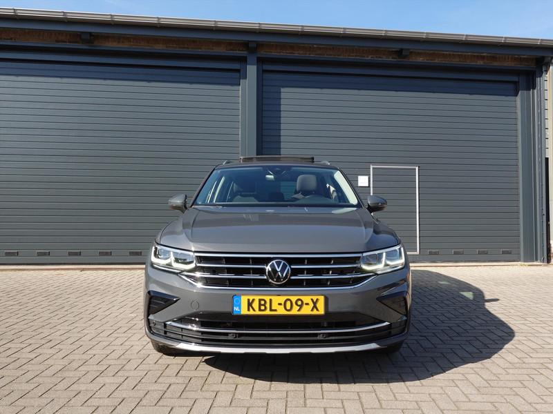 VOLKSWAGEN Tiguan 1.4 TSI eHybrid 245pk DSG Elegance RIJKLAAR PANO IQ LIGHT KEYLESS PARK ASSIST SFEER VERLICHTING