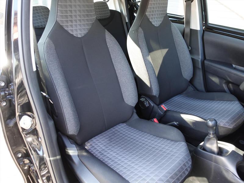 PEUGEOT 108 1.0 e-VTi 72pk 5D Active RIJKLAAR ALL SEASON AIRCO DAB+ BT AUDIO ELKTR RAMEN 