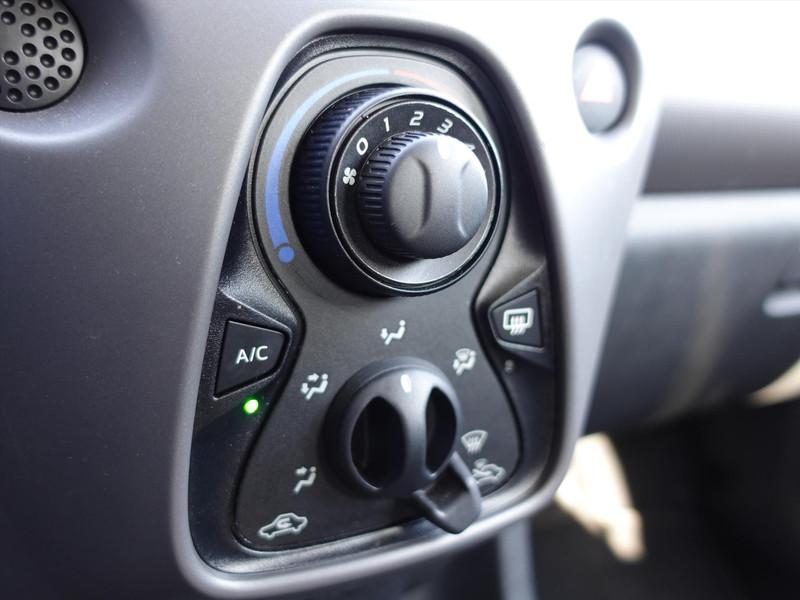 PEUGEOT 108 1.0 e-VTi 72pk 5D Active RIJKLAAR ALL SEASON AIRCO DAB+ BT AUDIO ELKTR RAMEN 