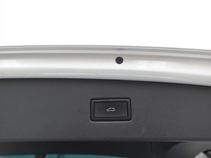 VOLKSWAGEN Tiguan 1.4 TSI eHybrid 245pk DSG R-Line Business+ TREKHAAK IQ LED IQ DRIVE BLIND SPOT PARK ASSIST CARPLAY