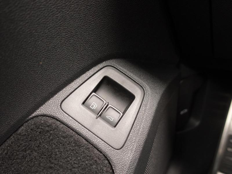 VOLKSWAGEN Tiguan 1.4 TSI eHybrid 245pk DSG R-Line Business+ TREKHAAK IQ LED IQ DRIVE BLIND SPOT PARK ASSIST CARPLAY