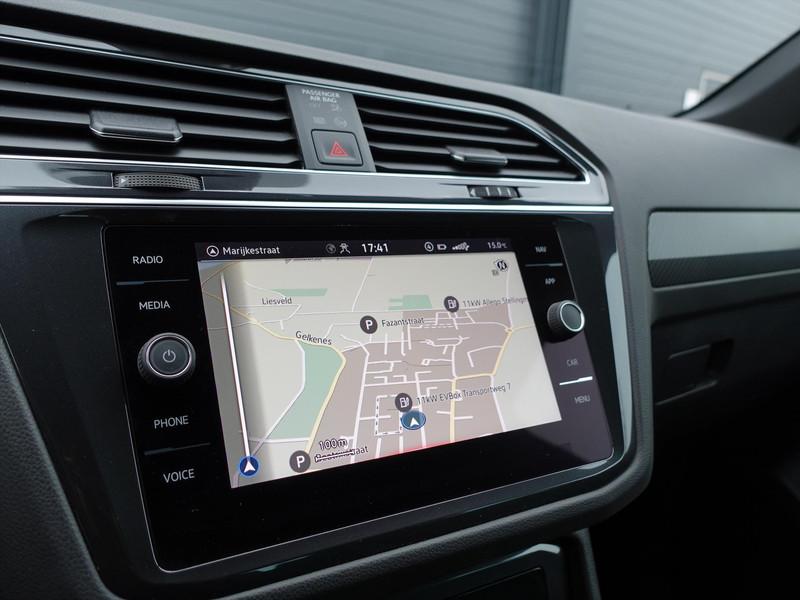 VOLKSWAGEN Tiguan 1.4 TSI eHybrid 245pk DSG R-Line Business+ TREKHAAK IQ LED IQ DRIVE BLIND SPOT PARK ASSIST CARPLAY