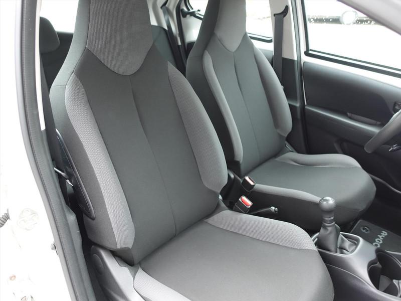 Toyota Aygo 1.0 VVT-i 72pk 5D x-fun CRUISE AIRCO BT/DAB+ AUDIO 