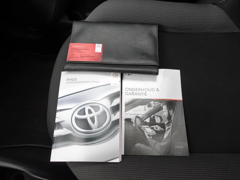 Toyota Aygo 1.0 VVT-i 72pk 5D x-fun CRUISE AIRCO BT/DAB+ AUDIO 