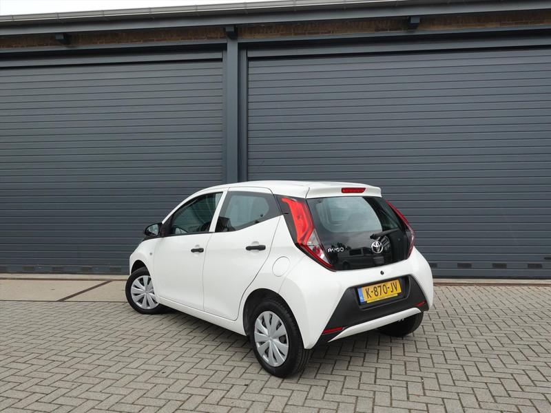 Toyota Aygo 1.0 VVT-i 72pk 5D x-fun CRUISE AIRCO BT/DAB+ AUDIO 