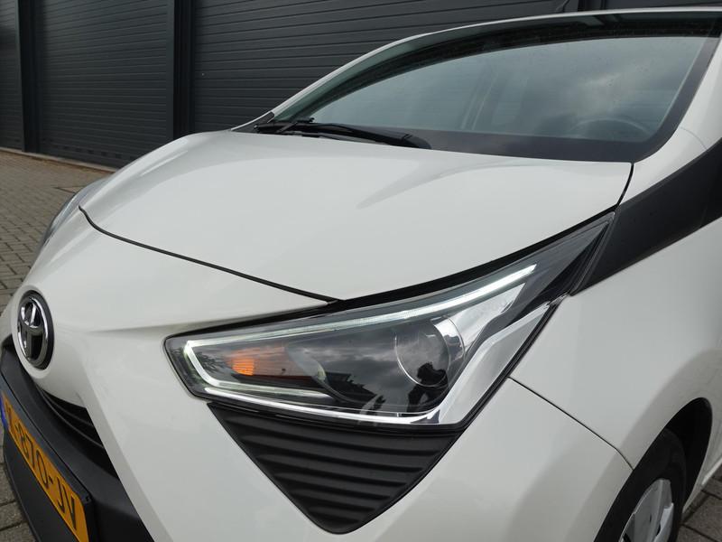 Toyota Aygo 1.0 VVT-i 72pk 5D x-fun CRUISE AIRCO BT/DAB+ AUDIO 