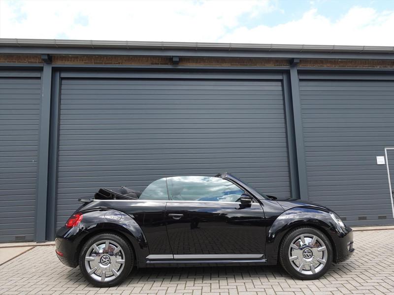 VOLKSWAGEN Beetle 1.2 TSI Design RIJKLAAR/STOELVERWARMING/CLIMA/PDC/NAVI/