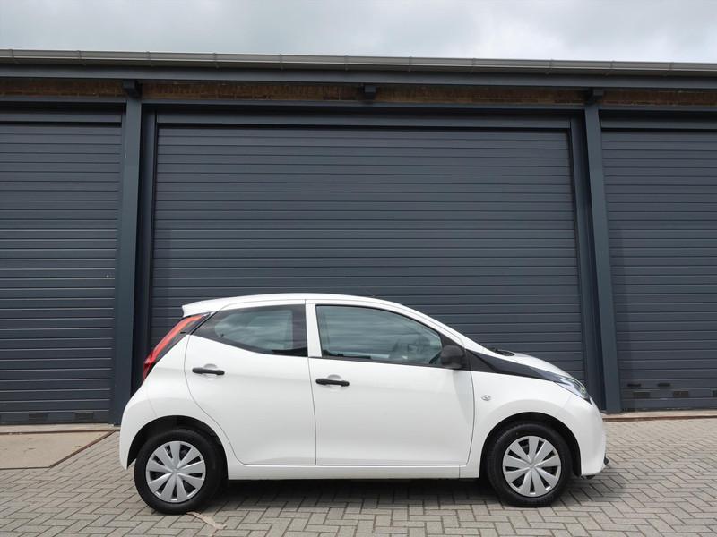 TOYOTA Aygo 1.0 VVT-i 72pk 5D x-fun RIJKLAAR/NL AUTO/CRUISE/AIRCO/DAB+