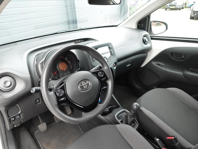 TOYOTA Aygo 1.0 VVT-i 72pk 5D x-fun RIJKLAAR/NL AUTO/CRUISE/AIRCO/DAB+