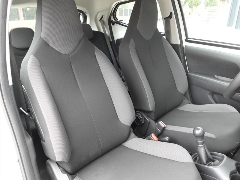 TOYOTA Aygo 1.0 VVT-i 72pk 5D x-fun RIJKLAAR/NL AUTO/CRUISE/AIRCO/DAB+