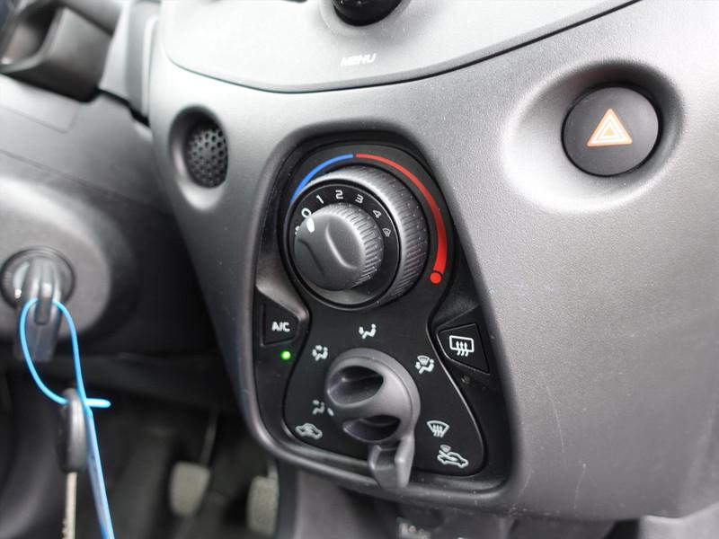 TOYOTA Aygo 1.0 VVT-i 72pk 5D x-fun RIJKLAAR/NL AUTO/CRUISE/AIRCO/DAB+