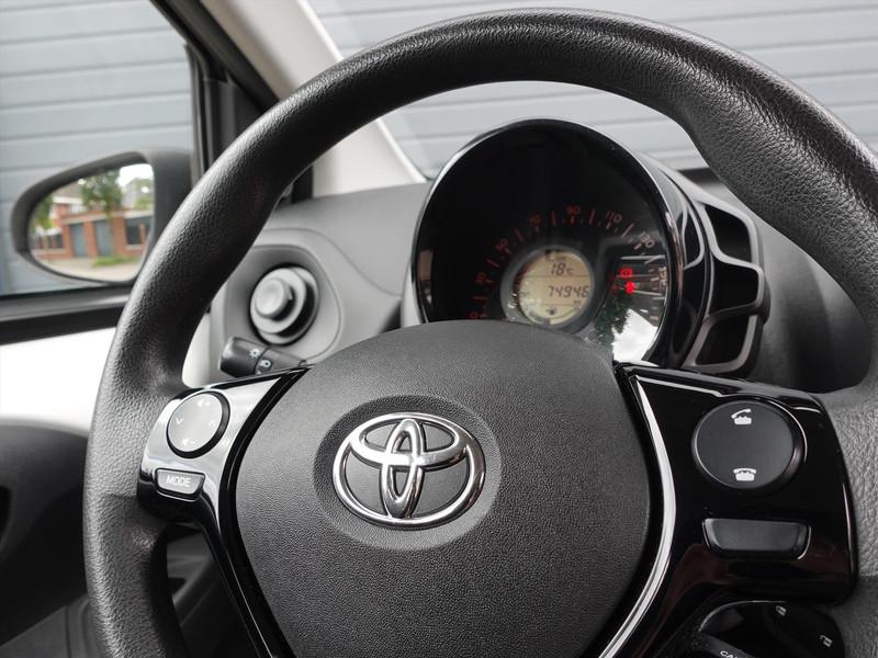 TOYOTA Aygo 1.0 VVT-i 72pk 5D x-fun RIJKLAAR/NL AUTO/CRUISE/AIRCO/DAB+