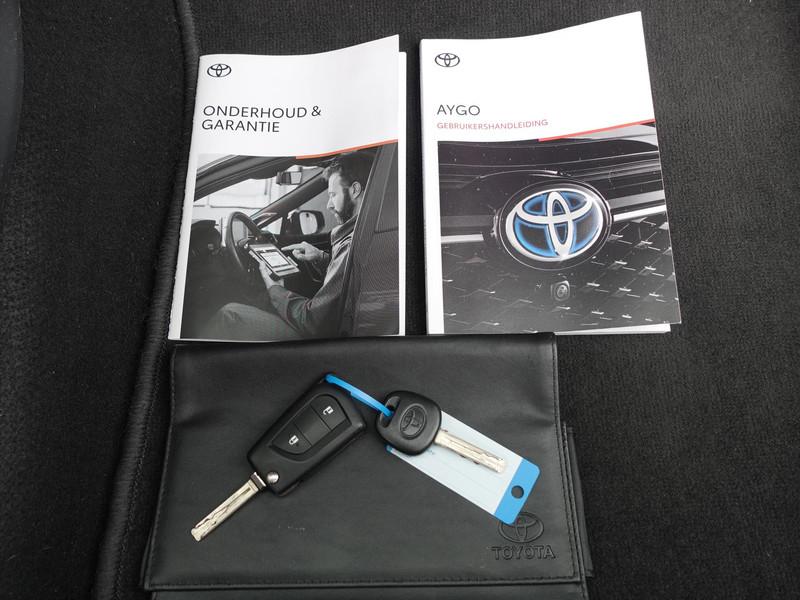 TOYOTA Aygo 1.0 VVT-i 72pk 5D x-fun RIJKLAAR/NL AUTO/CRUISE/AIRCO/DAB+